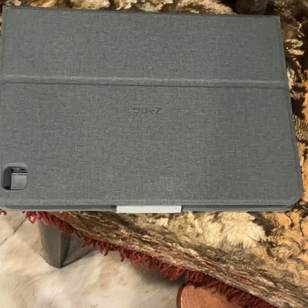 Black Tablet Keyboard Case - Picture 2 of 3